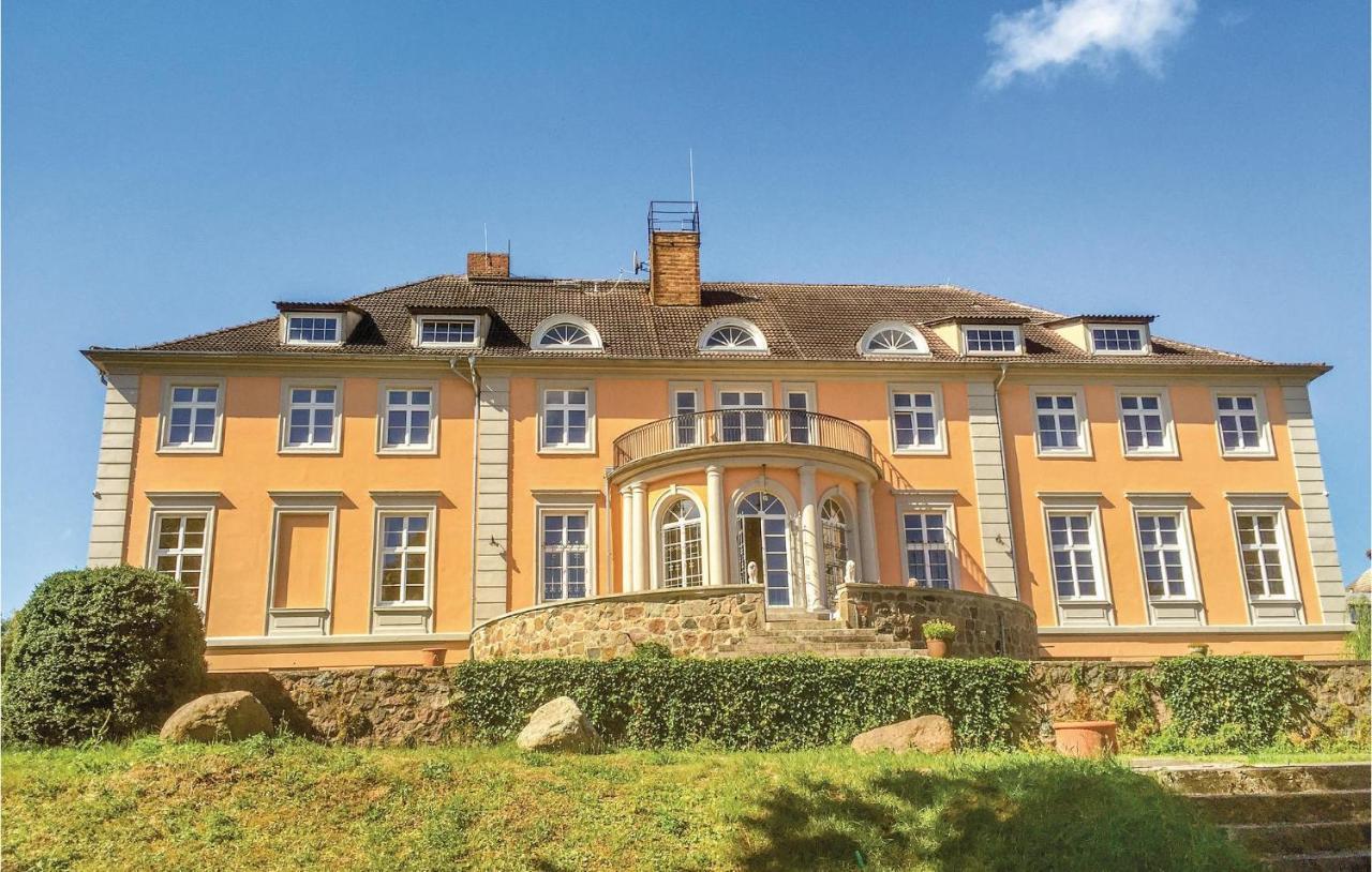 Herrenhaus Luebbenow Ngoại thất bức ảnh